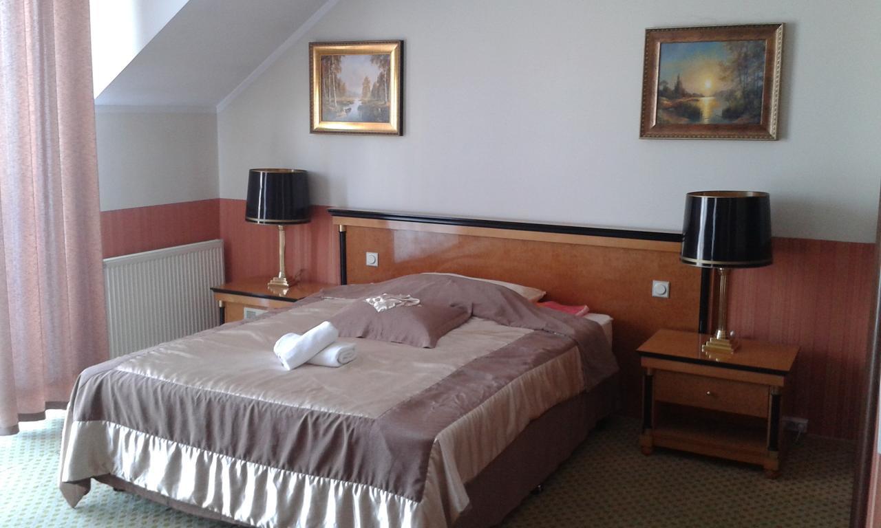 Noclegi Helios & Hotelowa Wieluń Zewnętrze zdjęcie