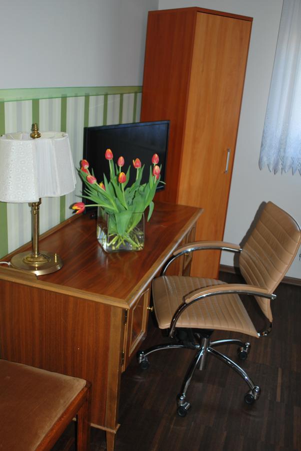 Noclegi Helios & Hotelowa Wieluń Zewnętrze zdjęcie