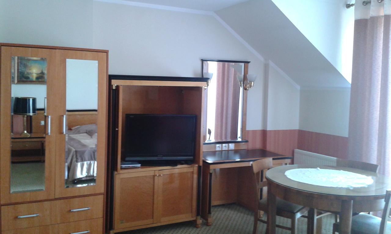 Noclegi Helios & Hotelowa Wieluń Zewnętrze zdjęcie