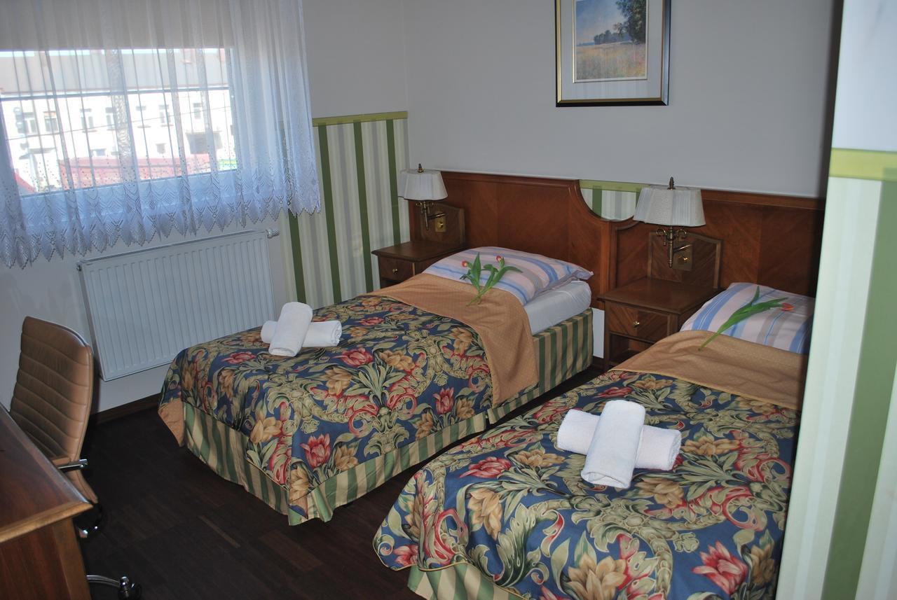 Noclegi Helios & Hotelowa Wieluń Zewnętrze zdjęcie