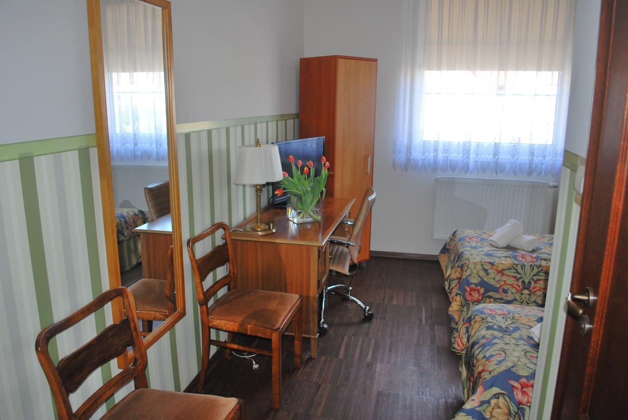 Noclegi Helios & Hotelowa Wieluń Zewnętrze zdjęcie