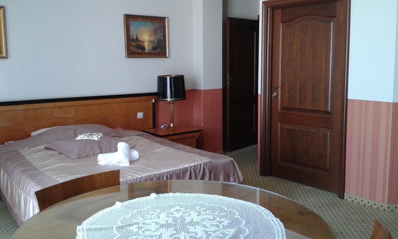 Noclegi Helios & Hotelowa Wieluń Zewnętrze zdjęcie